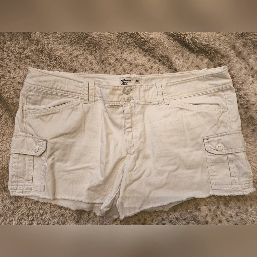 American Eagle Low Rise Cargo Shorts